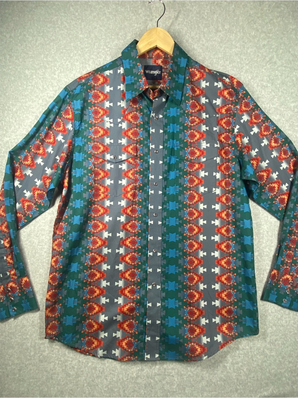 Wrangler Authentic Western Shirt Men’s Sz. L ocean Fire Long sleeve Snap b. NWT